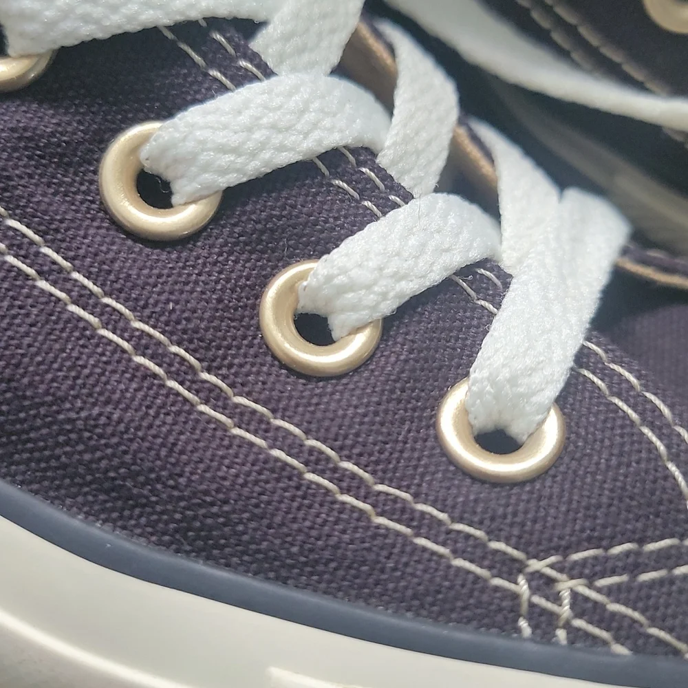 Converse - Picture 2 of 9